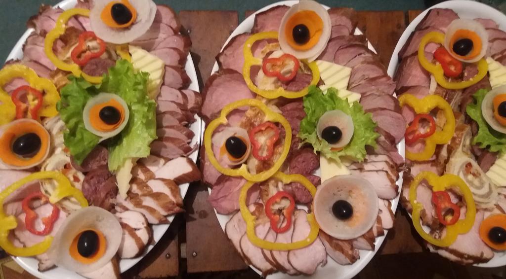 Pensiunea Letitia Sucevita Ngoại thất bức ảnh